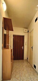 Ponúkame na predaj priestranný 3-izbový byt s loggiou o výme