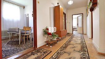 B10 Vám vo výhradnom zastúpení ponúka na predaj 5 izbový Rod
