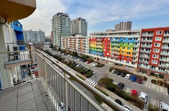Slnečný byt s úžitkovou plochou 38m2 + 7 m2 balkón, sa nachá
