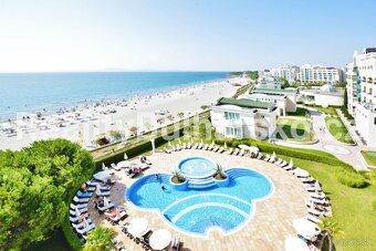 Bulharsko, Pomorie
Na prodej velmi prostorný a vkusně zaříze