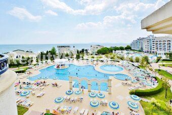 Bulharsko, Pomorie
Na prodej velmi prostorný a vkusně zaříze