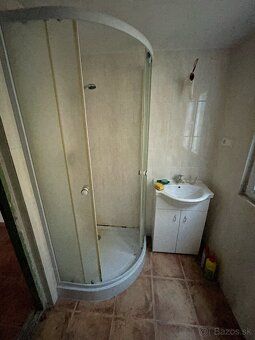 Popis nehnuteľnosti Ponúkame na predaj murovanú rekreačnú ch
