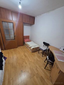 Ponúkam na prenájom staršie zariadenú garsónku o výmere 20 m