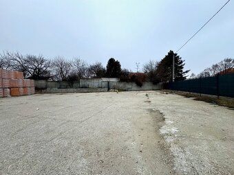 Ponúkame Vám na predaj pozemok o výmere 1650 m2 (šírka 50 m)