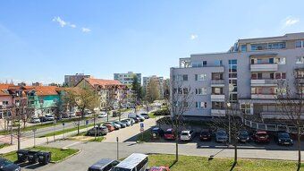 Ponúkame na predaj 1-izbový byt s výmerou 43 m², ktorý patrí