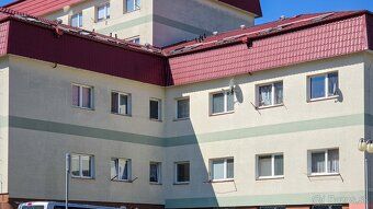 Ponúkame na predaj 1-izbový byt s výmerou 43 m², ktorý patrí