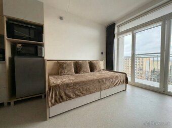 I offer for rent a brand new, fully furnished studio apartme