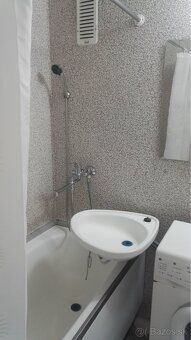 Priestranný 2-izbový byt s rozlohou 72 m² na prenájom v tich