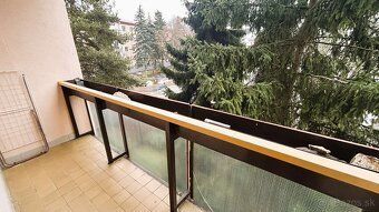 Ponúkame na predaj menší čiastočne zrekonštruovaný jednoizbo