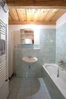 Ponúkame na predaj 4-izbový rodinný dom s podlahovou plochou