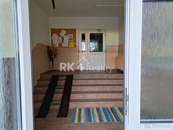 Exkluzívne vo výhradnom zastúpení  ponúkame na predaj 3-izbo