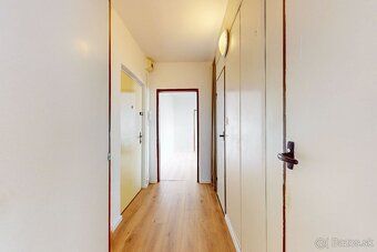 Fakty o byte: Výmera: 55.60m2 Loggia: 3.6m2 Pivnica: 2.53m2 