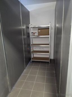 Typ: 1-izbový byt Ulica: Pod Ráblom Obec: Dvorníky
Ponúkame 