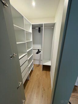 Ponúkame na prenájom plne zariadený 3-izbový byt po kompletn