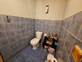 Ponúkame Vám na predaj starší rodinný dom v obci Podolie na 