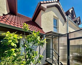 Prenajmem izbu v 140m2 zrekonštruovanom byte v podkroví 3-by