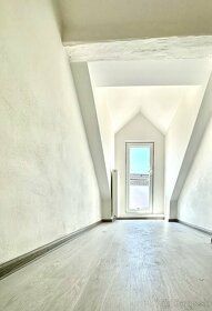 Predám 6 izbový byt (140 m2), 3-bytovke so samostatným vchod