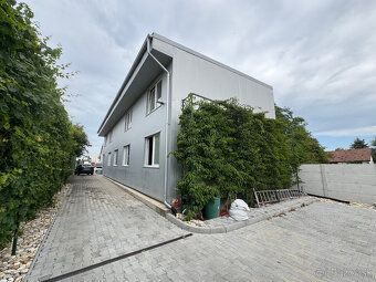 Typ: Polyfunkčná budova Ulica: Šamorínska Mestská časť: Sene