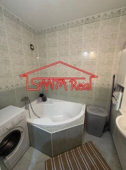 Exkluzívne ponúkame na predaj priestranný 3-izbový byt v mes