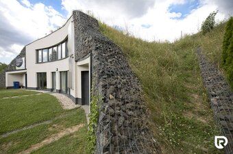 RADO Reality ponúka na predaj prvý off-grid rodinný dom na S