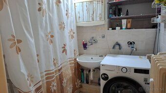 🏡 Na predaj veľký 3-izbový byt na 2. poschodí z 3.
✅ Základn