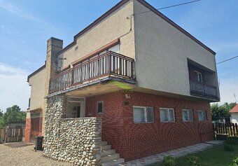 REALITY HOUSE Vám ponúka :
Na predaj poschodový dvojgeneračn