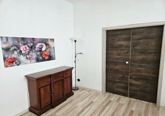 Ponúkame na predaj 3-izbový tehlový byt v centre mesta Micha
