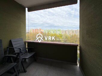 Ponúkame na predaj priestranný a moderne zrekonštruovaný byt