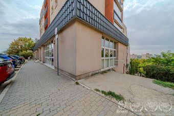 Bosen Group Vám ponúka exkluzívne na predaj veľký obchodný p