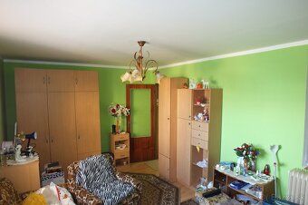 Hľadáte pokojné bývanie s atmosférou vidieka, no zároveň s v
