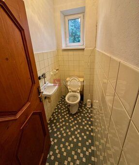 Ponúkame na predaj dvojpodlažný, 5 - izbový rodinný dom, kto
