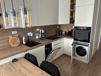 Ponúkam na prenájom slnečný plne zariadený dvojizbový byt na