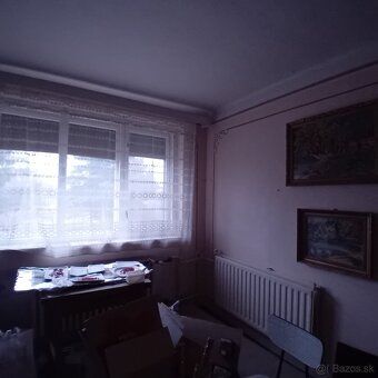 PONUKA-vo VÝHRADNOM zastúpení na predaj zaujímavý veľký dom 