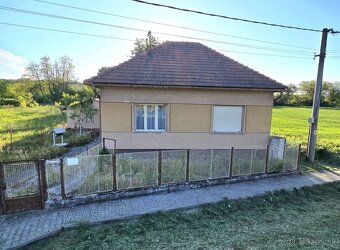 Ponúkame na predaj tehlový rodinný dom v obci Pastovce.
Disp
