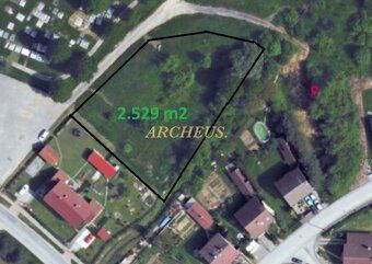 Atraktívny pozemok, ideálny na výstavbu rodinného domu alebo