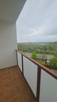 Ponúkame na predaj pekný moderný 3 izb. byt na Ždiarskej ul.