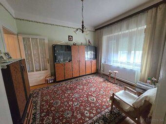 Exkluzívne ponúkame na predaj priestranný 5 - izbový tehlový
