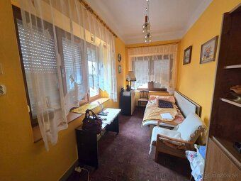 Exkluzívne ponúkame na predaj priestranný 5 - izbový tehlový