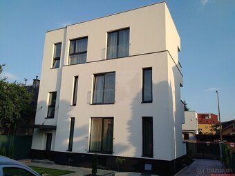 K dlhodobému nájmu je určený moderný 2 izbový apartmán na 2.