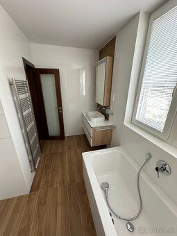 Predám nadštandardný kompletne prerobený 5 izbový 118m2 byt 