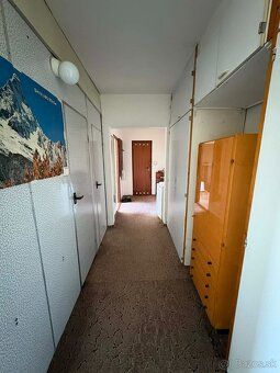 Na predaj 2-izbový byt, 61,58 m² + 3 loggie – THK, Banská By