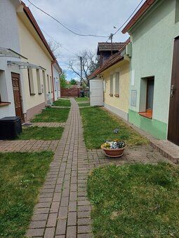 Ponúkame na prenájom kompletne zariadený 2 izbový dom Baničo