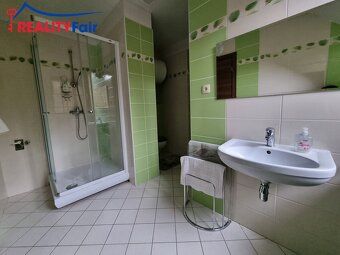 Ponúkame na predaj priestranný 2i byt v bytovom dome Kamzík 