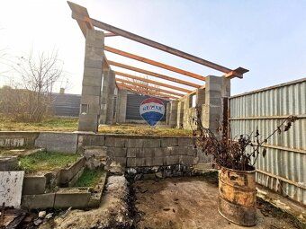 Cena 55 000 eur + doplatok dohoda
Pozemok 426m2 + rozostavan