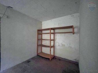 Ponúkame na predaj starší RD v obci Nitrianske Sučany vhodný