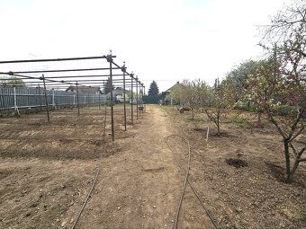 Exkluzívne ponúkame na predaj pozemok o výmere 680 m2 pre vý