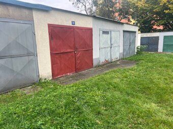 Predám garáž v osobnom vlastníctve Rozmery: 6x3 m Zastavaná 