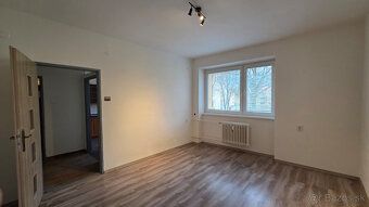 Na prenájom 1-izbový byt s balkónom v Martine - Podháj, na u