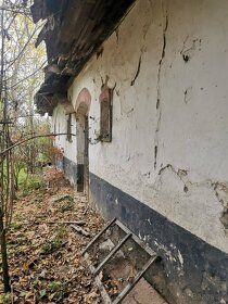 Ponúkame na predaj rodinný dom v úplne pôvodnom stave ktoré 
