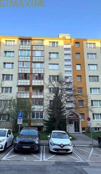 Ponúkame na predaj 1-izbový byt s balkónom v obľúbenej lokal